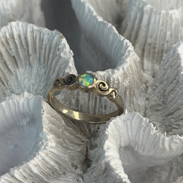 Vintage 925 Sterling Silver Opal Ring Size 8