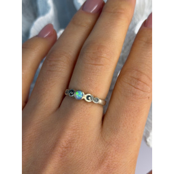 Vintage 925 Sterling Silver Opal Ring Size 8