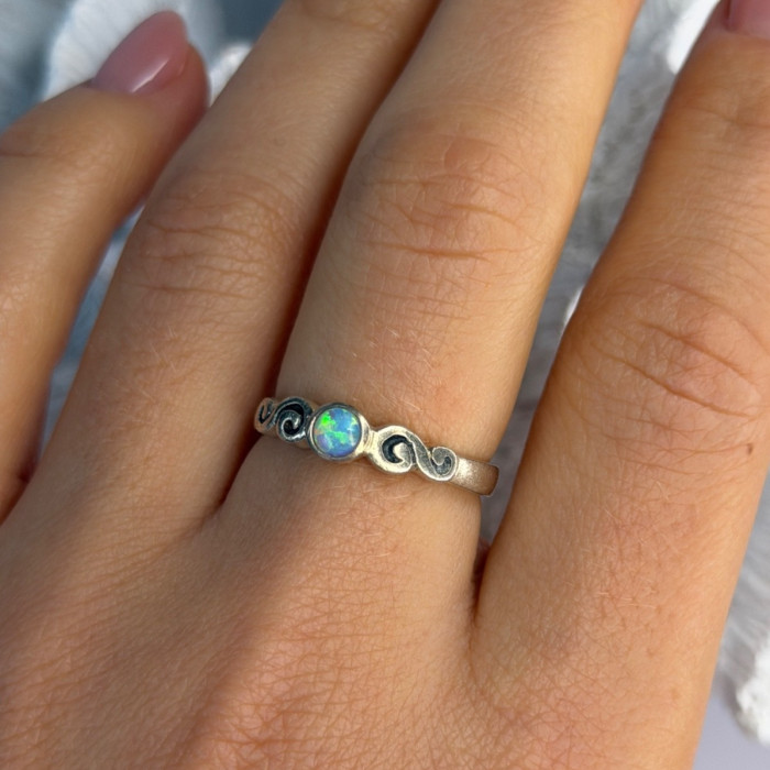 Vintage 925 Sterling Silver Opal Ring Size 8