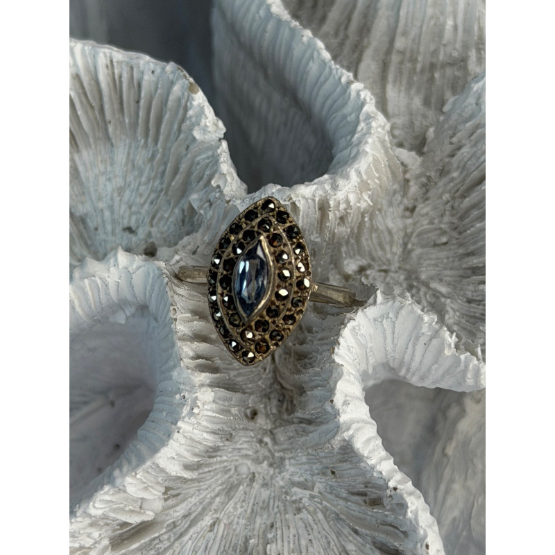 925 Sterling Silver Topaz & Marcasite Ring Size 5.5