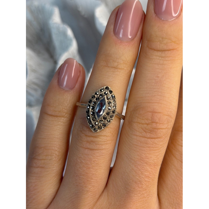 925 Sterling Silver Topaz & Marcasite Ring Size 5.5