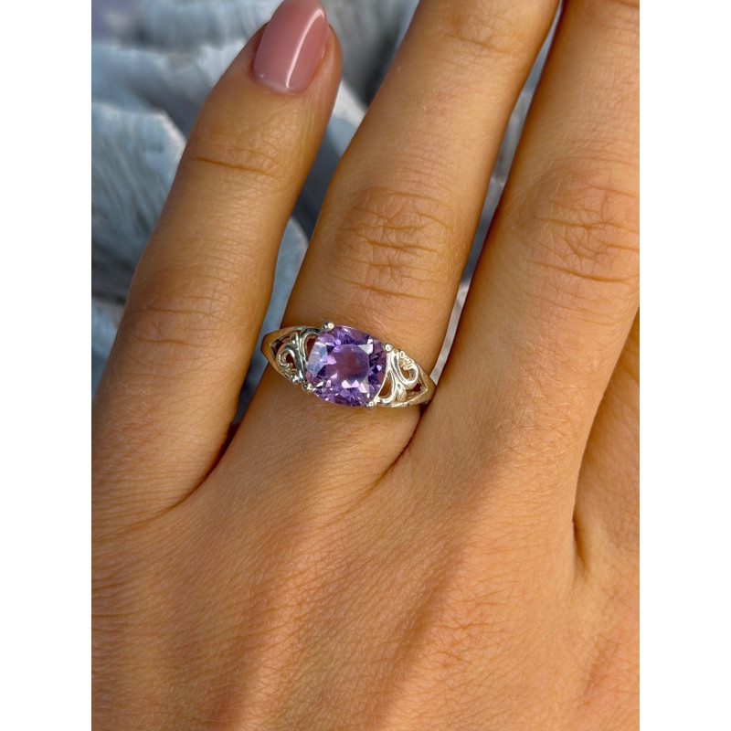 925 Sterling Silver Amethyst Ring Size 7