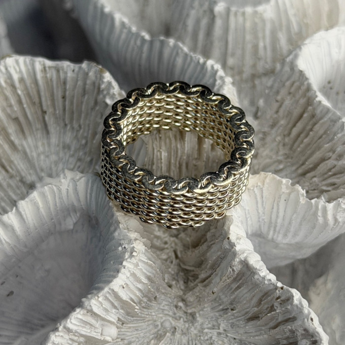 Elegant Unique Design 925 Sterling Silver Ring Size 6