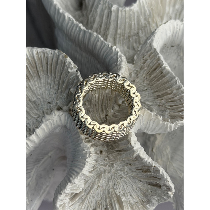 Elegant Unique Design 925 Sterling Silver Ring Size 6