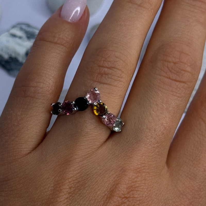 Classy 925 Sterling Silver Garnet Ring Size 8