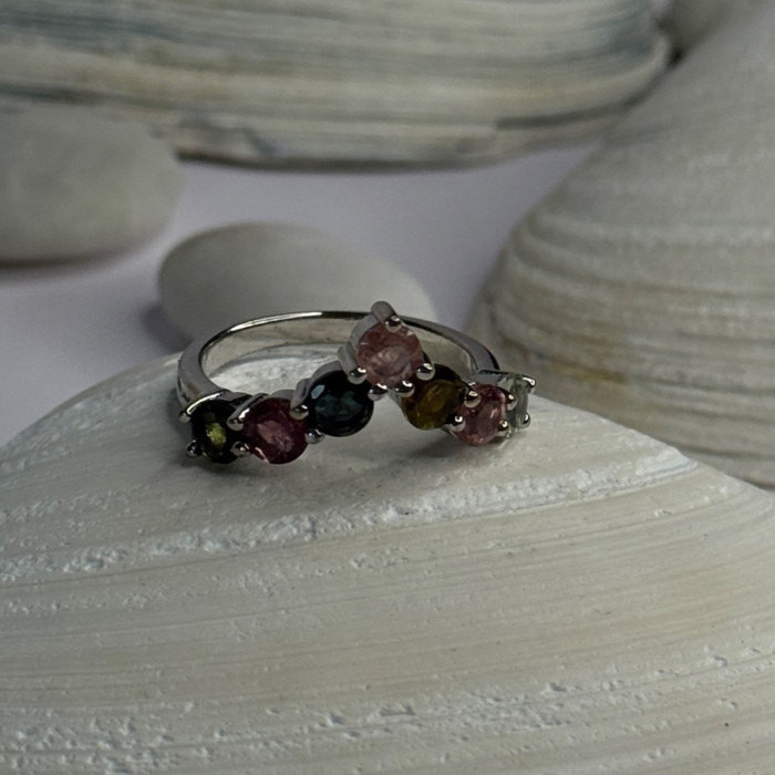 Classy 925 Sterling Silver Garnet Ring Size 8