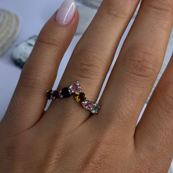 Classy 925 Sterling Silver Garnet Ring Size 8
