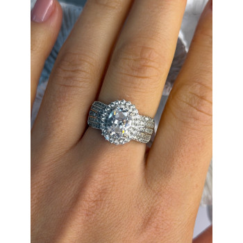 Beautiful 925 Sterling Silver Cz Ring Size 8