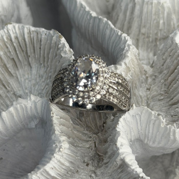 Beautiful 925 Sterling Silver Cz Ring Size 8