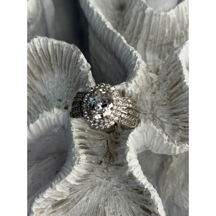 Beautiful 925 Sterling Silver Cz Ring Size 8