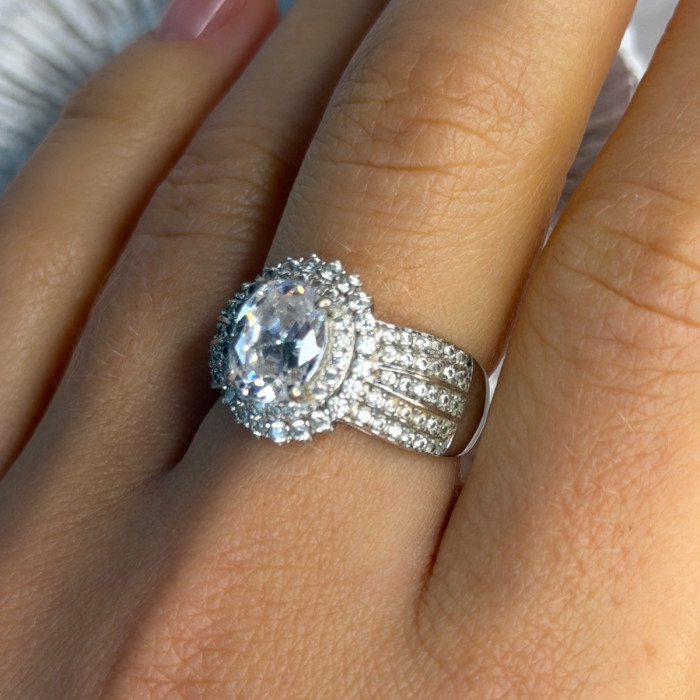Beautiful 925 Sterling Silver Cz Ring Size 8