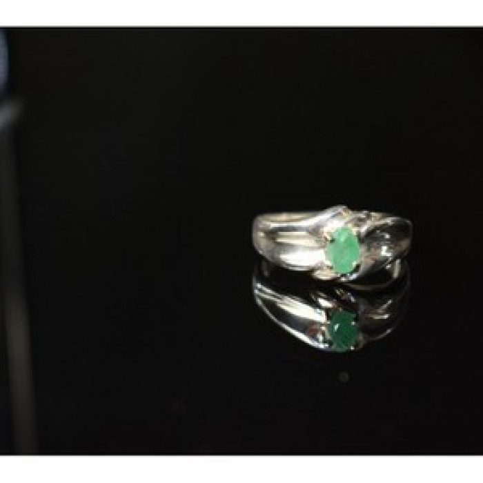 925 Sterling Silver Emerald Ring Size 9.5