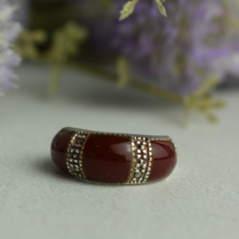 925 Sterling Silver Burgundy Coral & Marcasites Ring Size 7