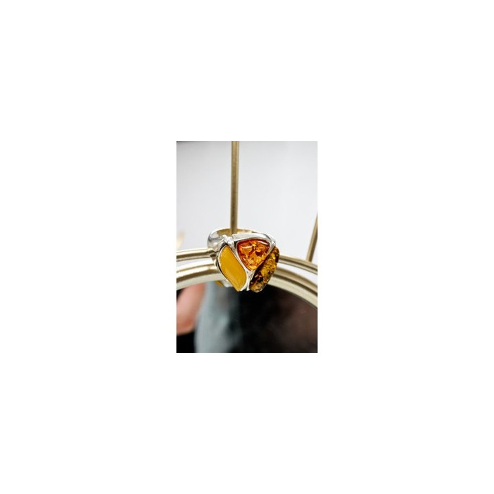 Beautiful 925 Sterling Silver Amber Ring Size 8