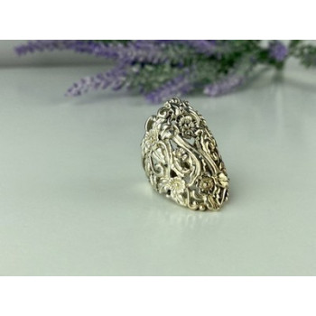 Vintage 925 Sterling Silver Ring Size 7.5