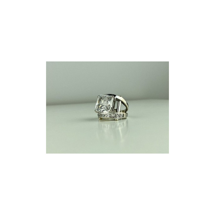 925 Sterling Silver CZ Ring Size 6.5