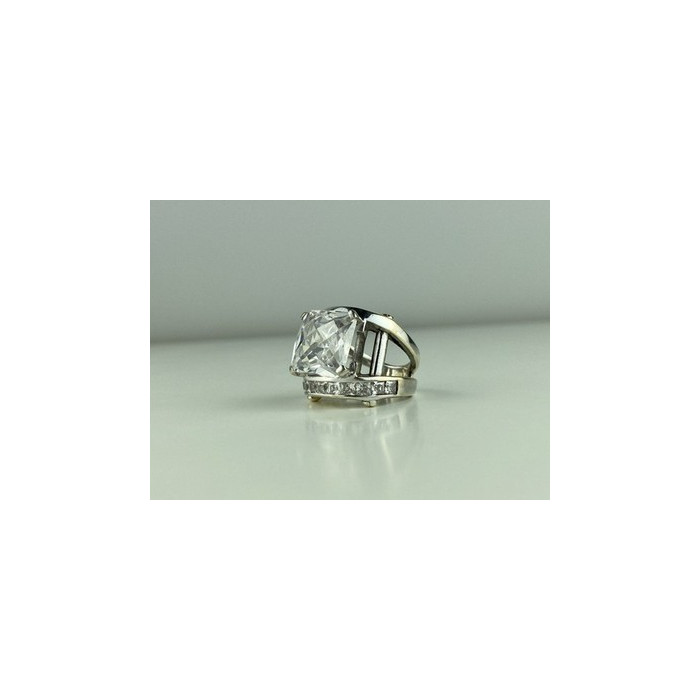 925 Sterling Silver CZ Ring Size 6.5