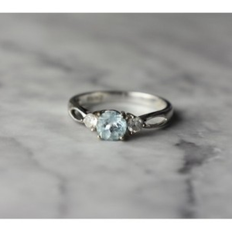 925 Sterling Silver Blue Spinel and CZ Ring Size 7.5