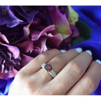 925 Sterling Silver Garnet & CZ Ring Size 6.5