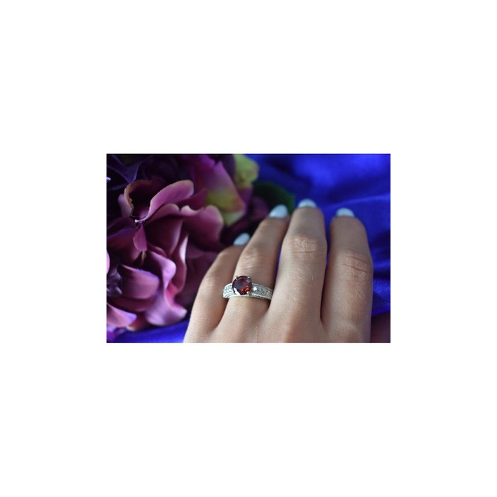 925 Sterling Silver Garnet & CZ Ring Size 6.5