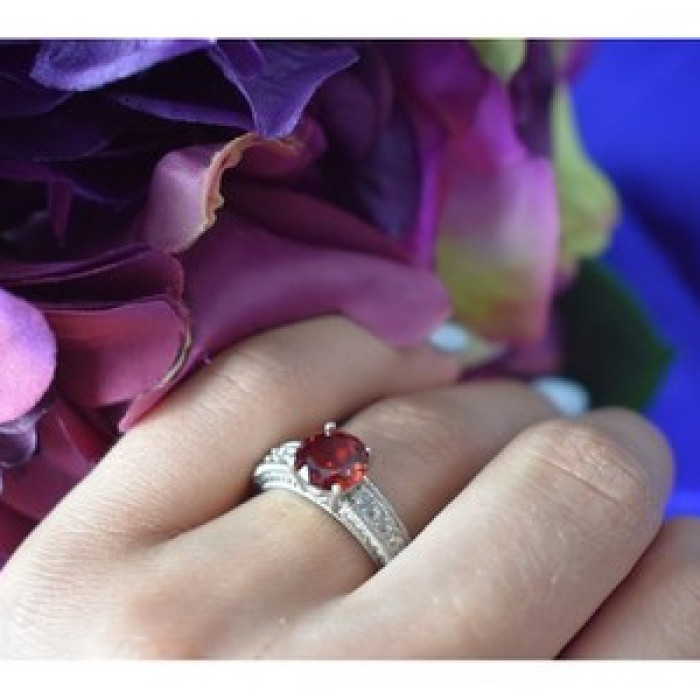 925 Sterling Silver Garnet & CZ Ring Size 6.5