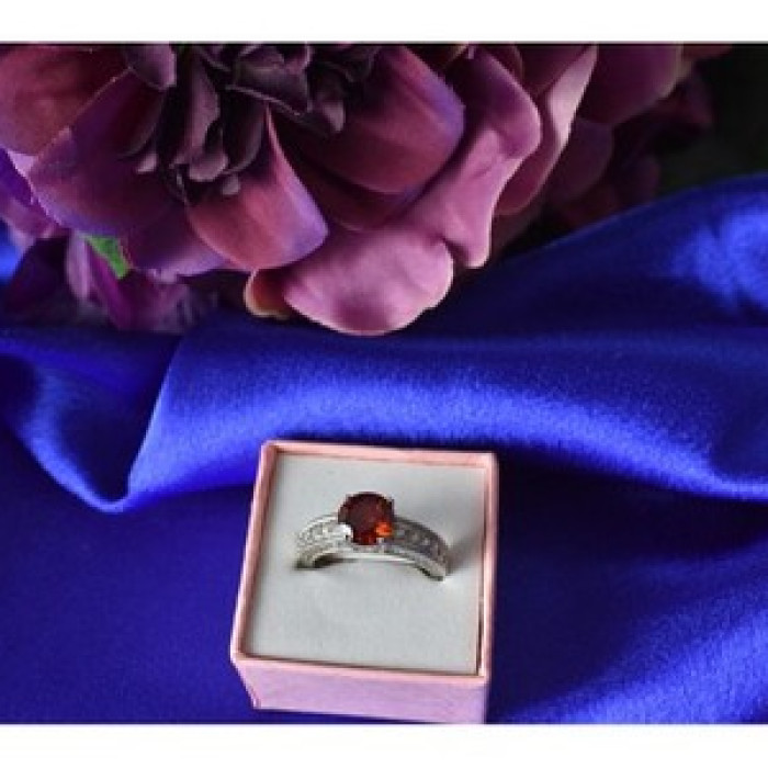 925 Sterling Silver Garnet & CZ Ring Size 6.5