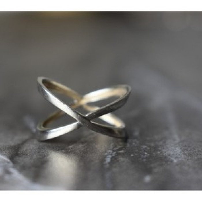 Handmade 925 Sterling Silver Ring Size 7.5