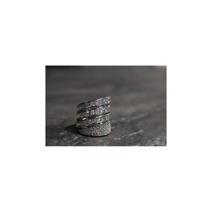 Beautiful 925 Sterling Silver CZ Ring Size 6.5