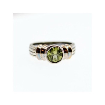 Vintage 925 Sterling Silver Peridot Ring Size 5