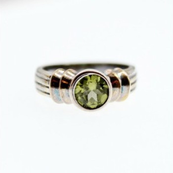 Vintage 925 Sterling Silver Peridot Ring Size 5