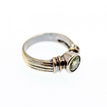 Vintage 925 Sterling Silver Peridot Ring Size 5