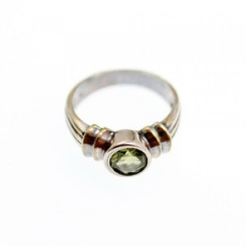 Vintage 925 Sterling Silver Peridot Ring Size 5