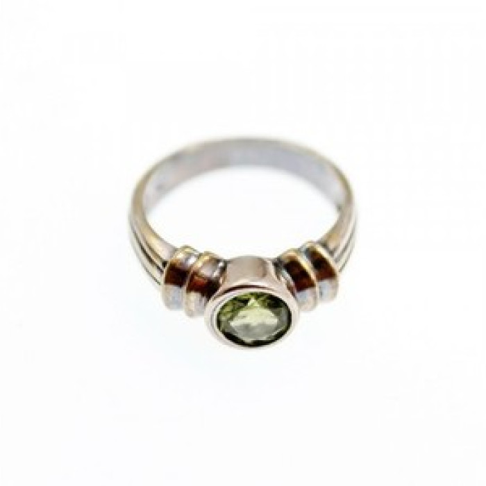 Vintage 925 Sterling Silver Peridot Ring Size 5