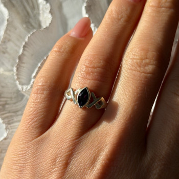 925 Sterling Silver Amethyst Ring Size 6.5