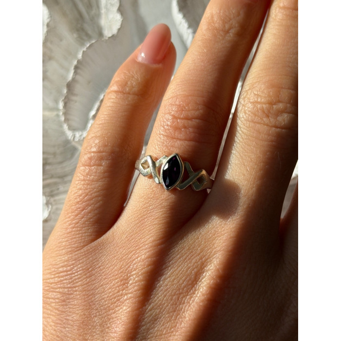 925 Sterling Silver Amethyst Ring Size 6.5