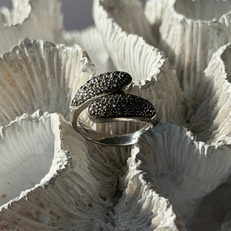 Lovely 925 Sterling Silver Cz Ring Size 6