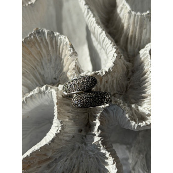 Lovely 925 Sterling Silver Cz Ring Size 6