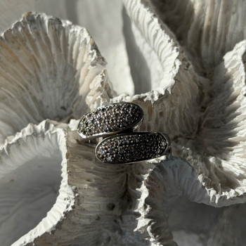 Lovely 925 Sterling Silver Cz Ring Size 6