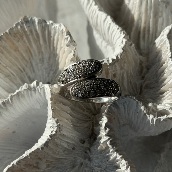 Lovely 925 Sterling Silver Cz Ring Size 6