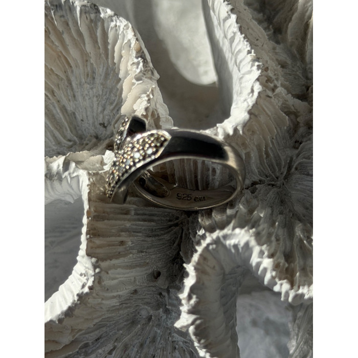 Lovely 925 Sterling Silver Cz Ring Size 6