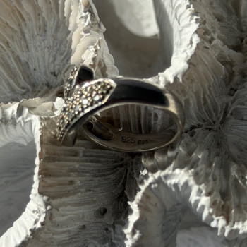 Lovely 925 Sterling Silver Cz Ring Size 6