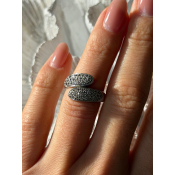 Lovely 925 Sterling Silver Cz Ring Size 6