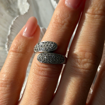 Lovely 925 Sterling Silver Cz Ring Size 6