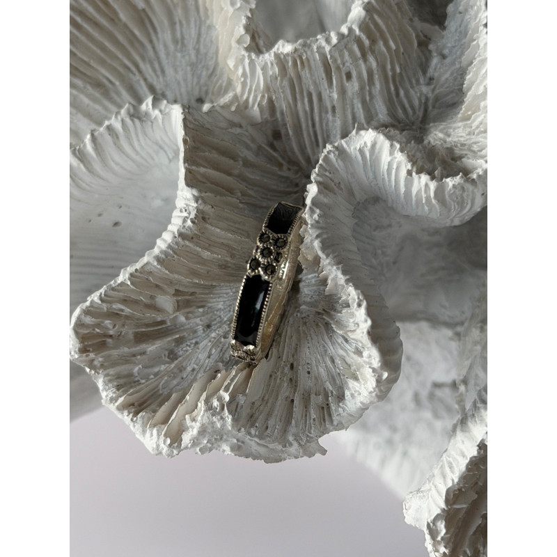 925 Sterling Silver Onyx & Marcasite Ring Size 6.5