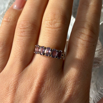 925 Sterling Silver 5 Amethysts Ring Size 8