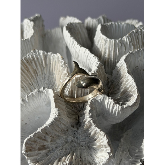 925 Sterling Silver Dolphin Ring Size 6.5