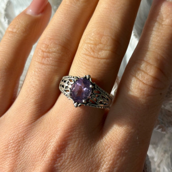 Vintage 925 Sterling Silver Amethyst Ring Size 8