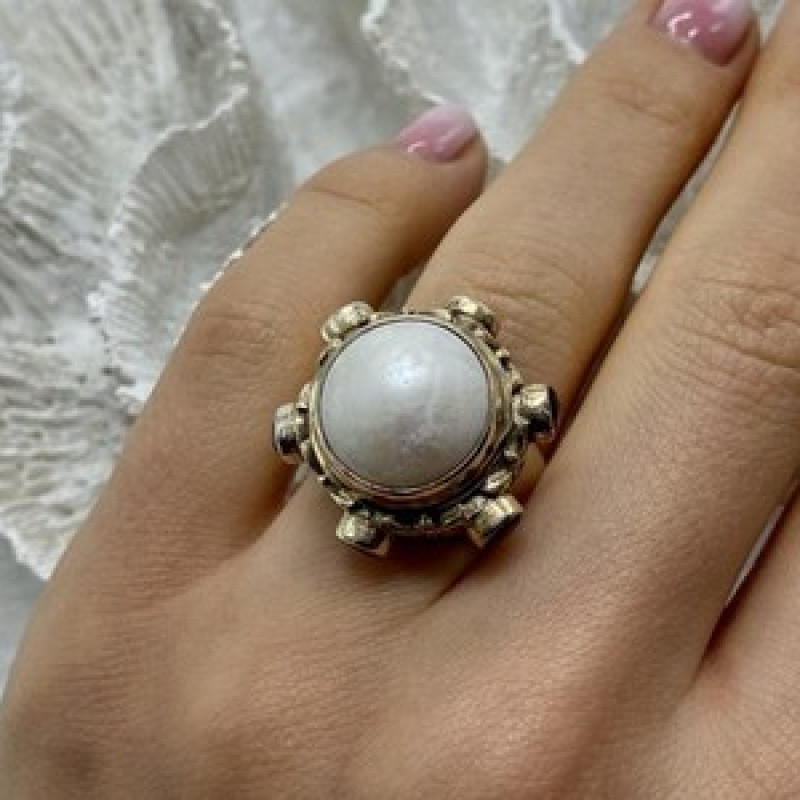 Vintage 925 Sterling Silver Mother of Pearl & Garnet Ring Size 6.5