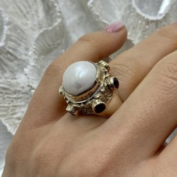 Vintage 925 Sterling Silver Mother of Pearl & Garnet Ring Size 6.5