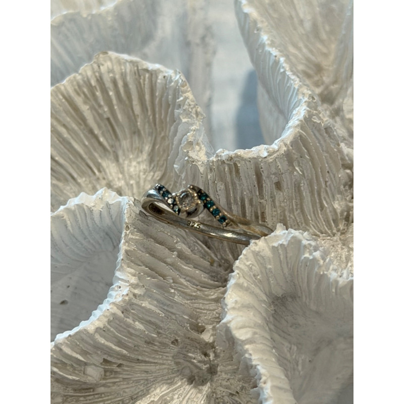 925 Sterling Silver White & Blue Topaz Ring Size 7